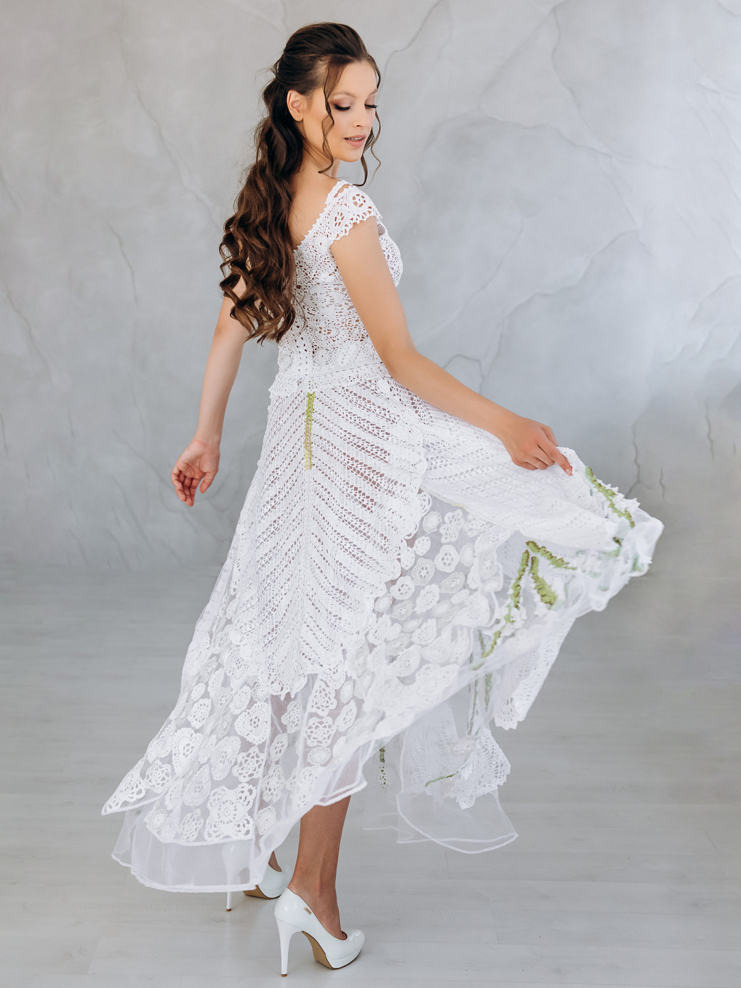 Весільна сукня “MIRABELLA” – біла в’язана сукня з тюлем та корсетом