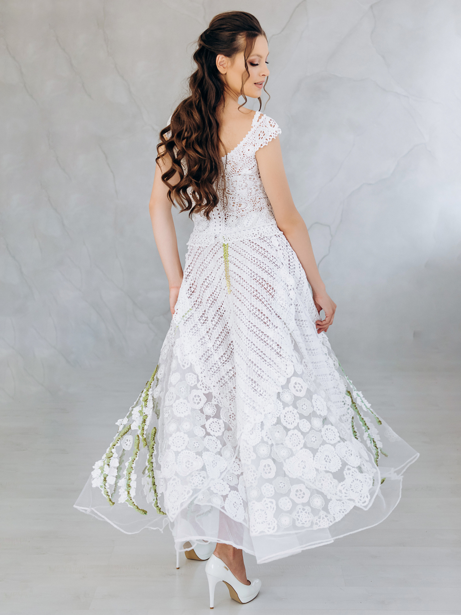 Весільна сукня “MIRABELLA” – біла в’язана сукня з тюлем та корсетом