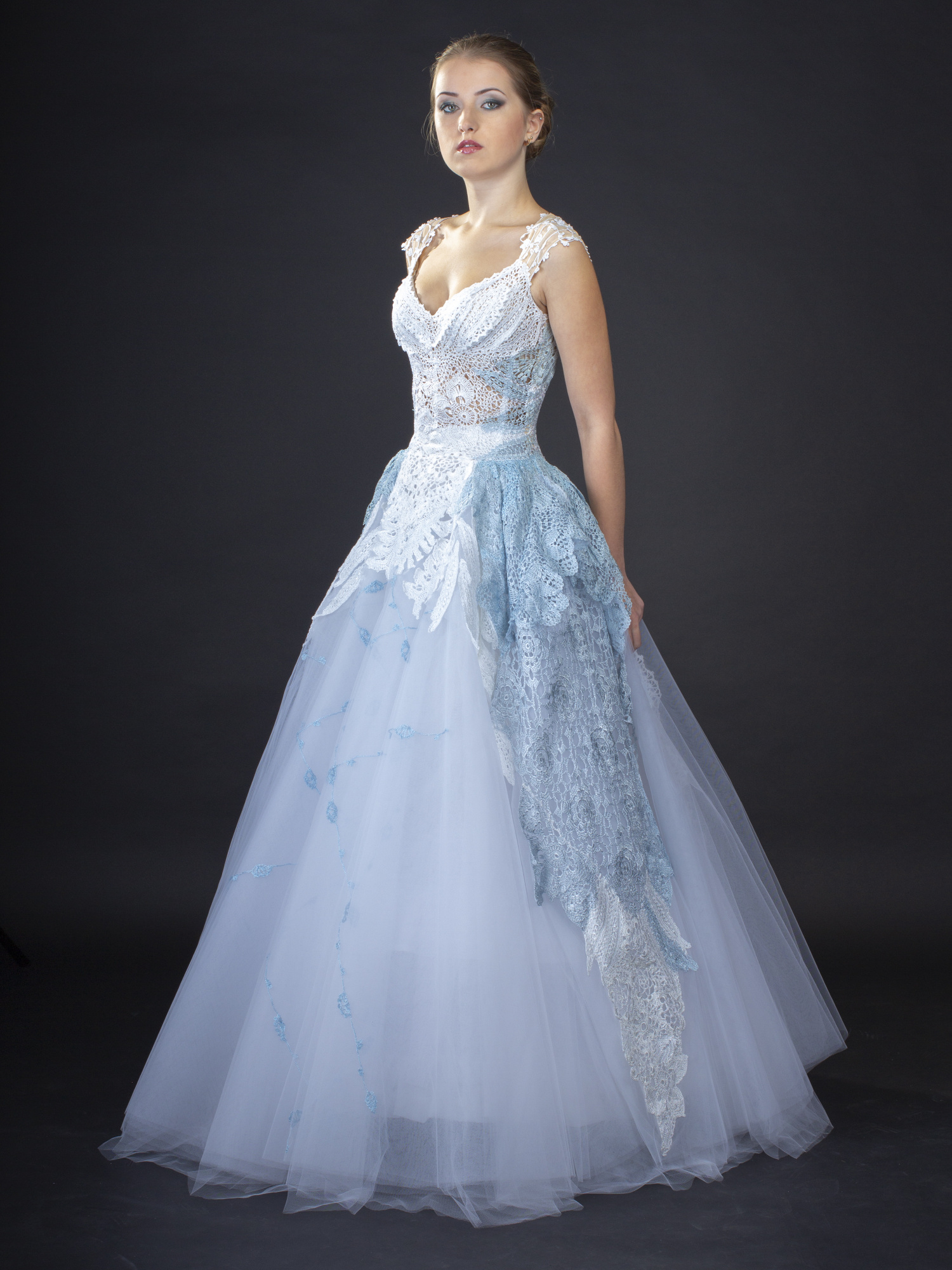 Сукня "LETICIA" – біло-голуба весільна сукня ручної роботи, розмір S