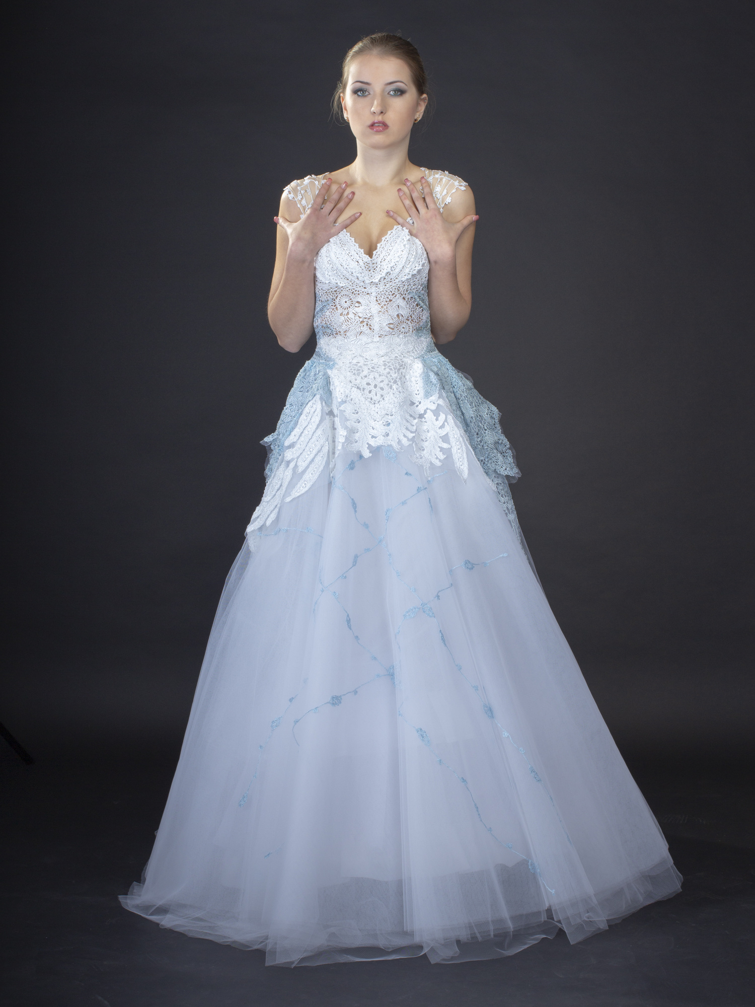 Сукня "LETICIA" – біло-голуба весільна сукня ручної роботи, розмір S