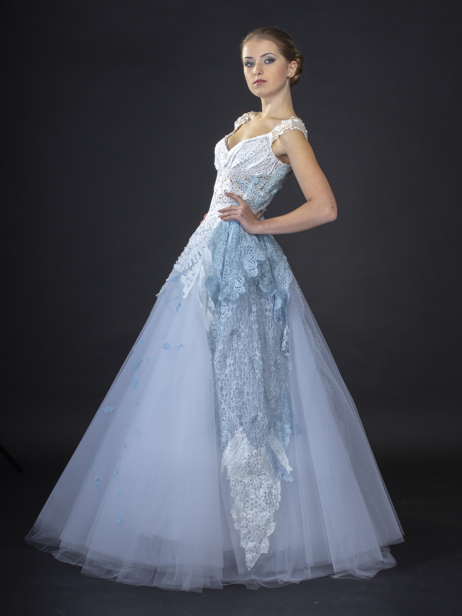 Сукня "LETICIA" – біло-голуба весільна сукня ручної роботи, розмір S