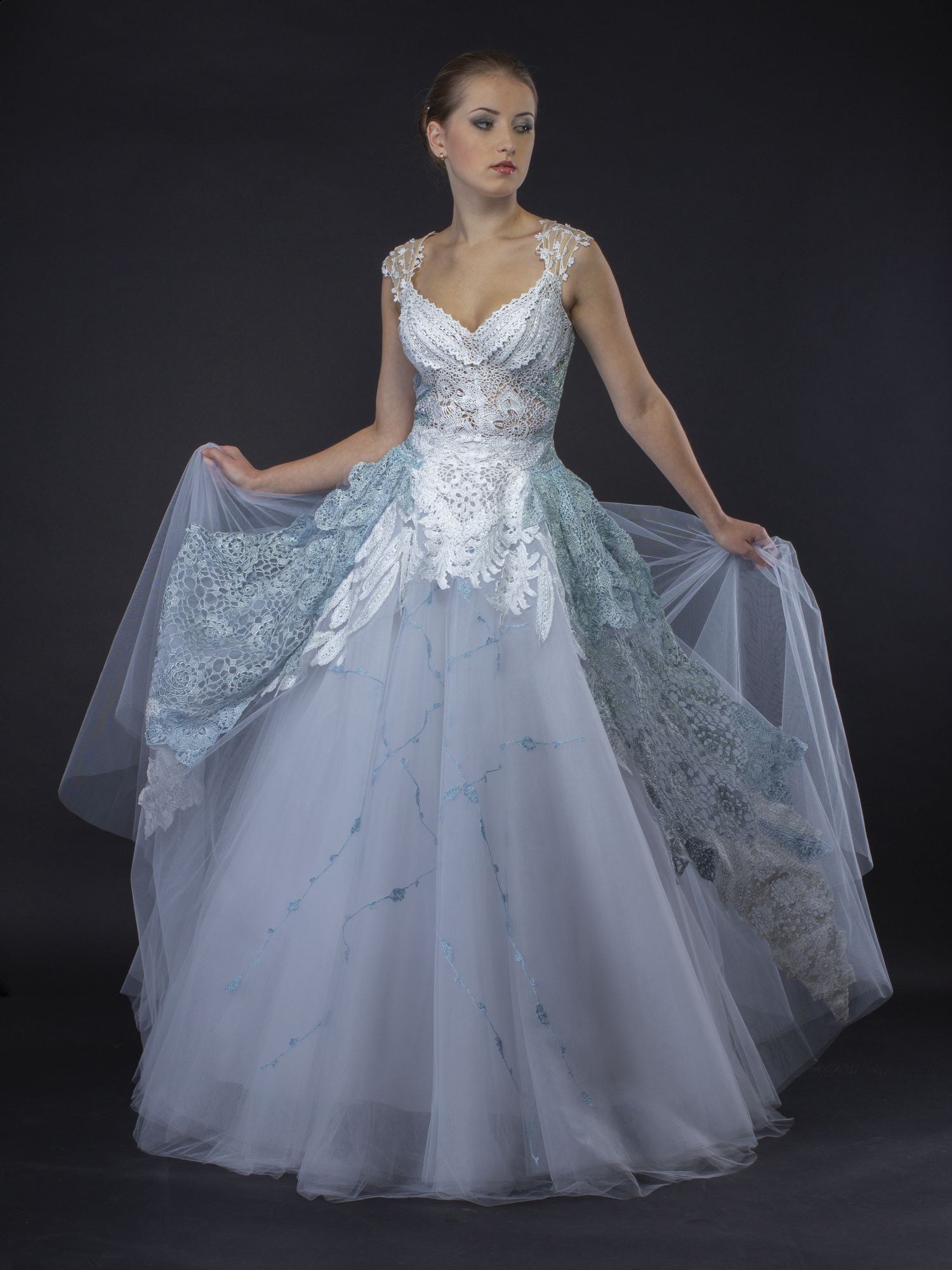 Сукня "LETICIA" – біло-голуба весільна сукня ручної роботи, розмір S