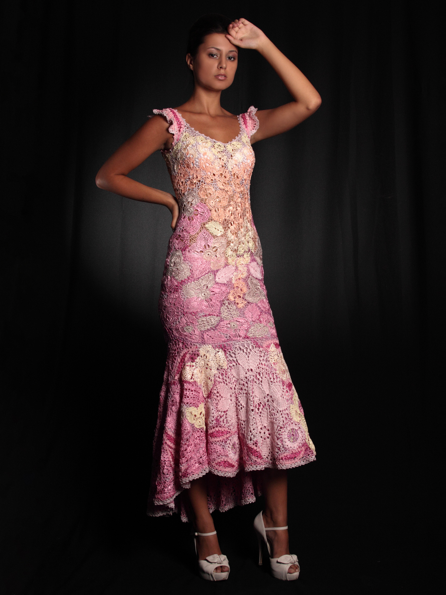 Сукня "Paris" – ручна робота, годе-силует, рожеві відтінки