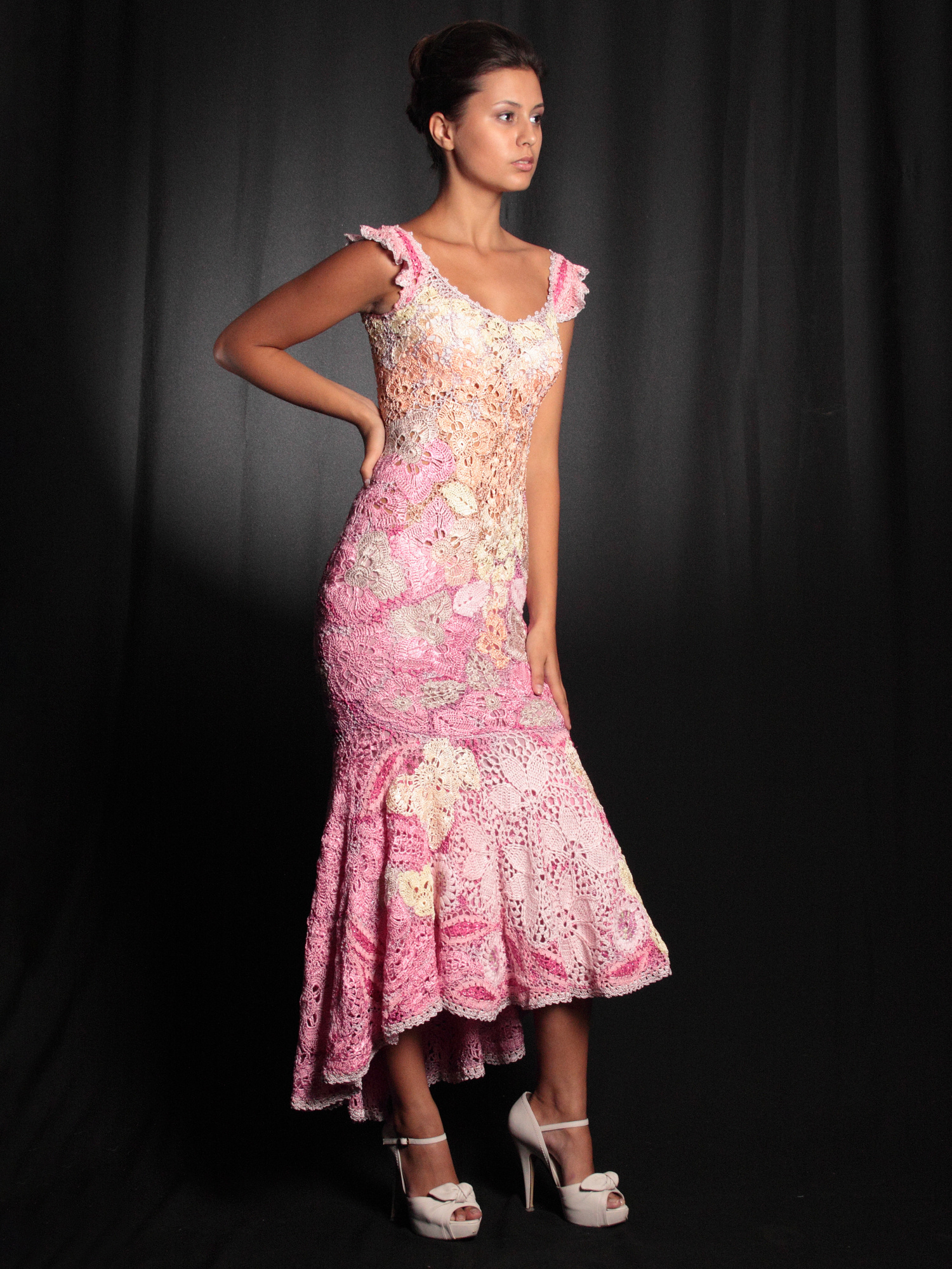 Сукня "Paris" – ручна робота, годе-силует, рожеві відтінки