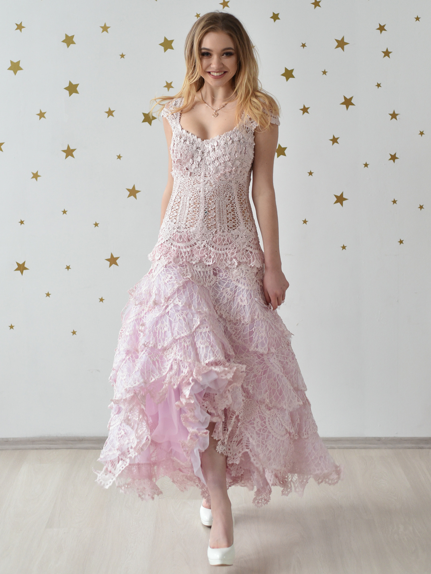 Сукня "VIVIENNE" – весільна максі сукня ручної роботи, рожевий колір