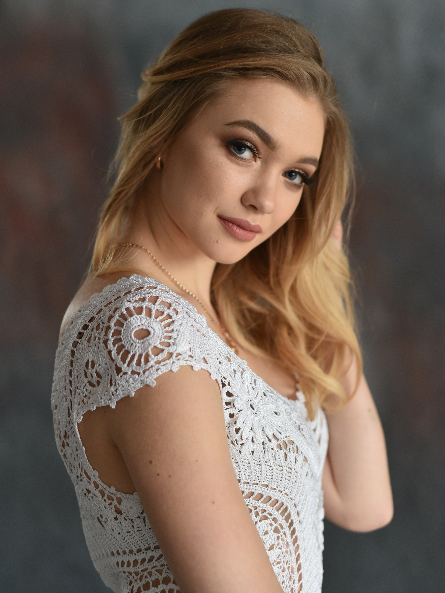 Топ "Elly" – білий мереживний топ ручної роботи з італійської віскози