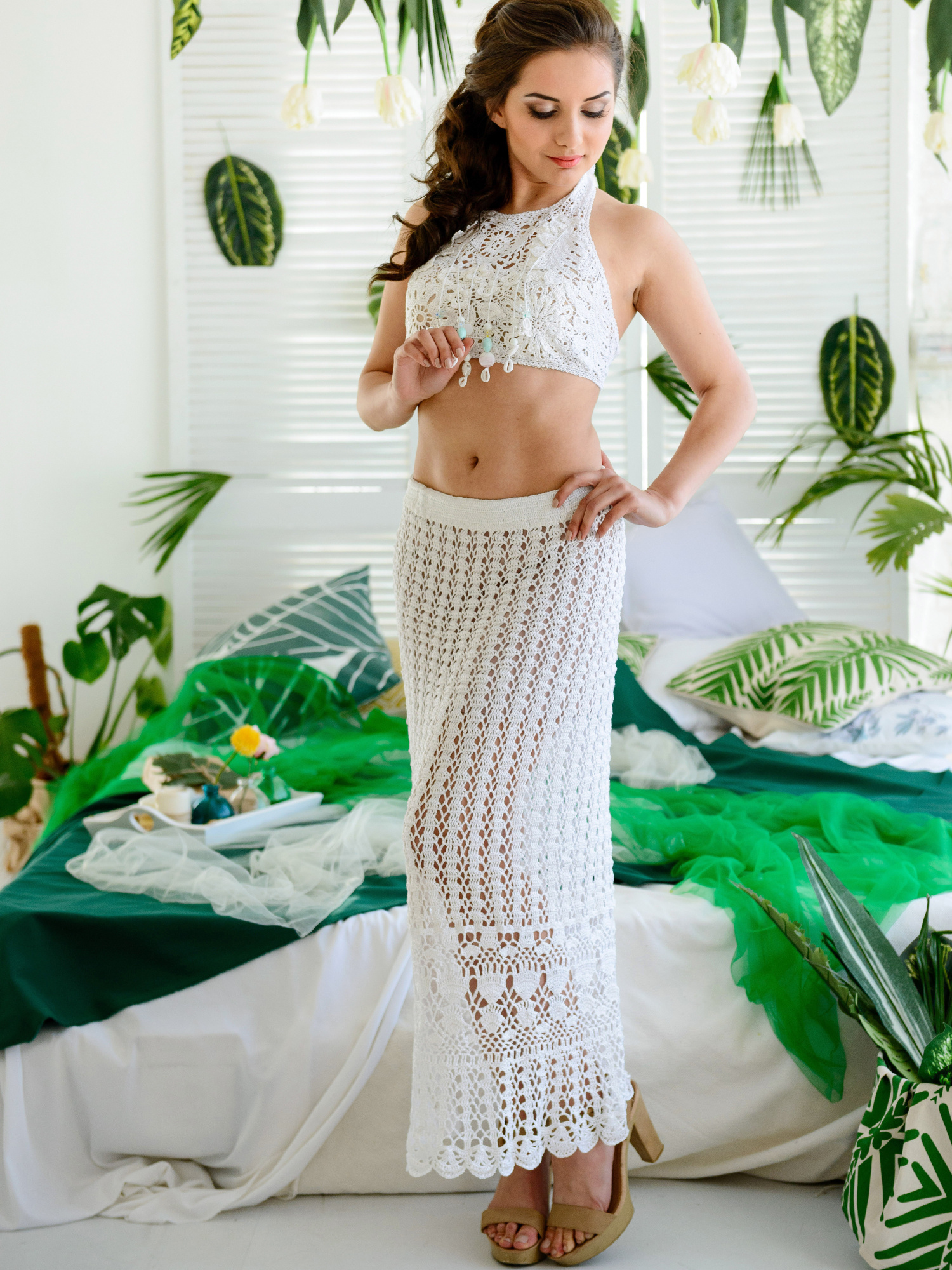 Комплект Viticella – білий топ і максі-спідниця з віскози, ручна робота