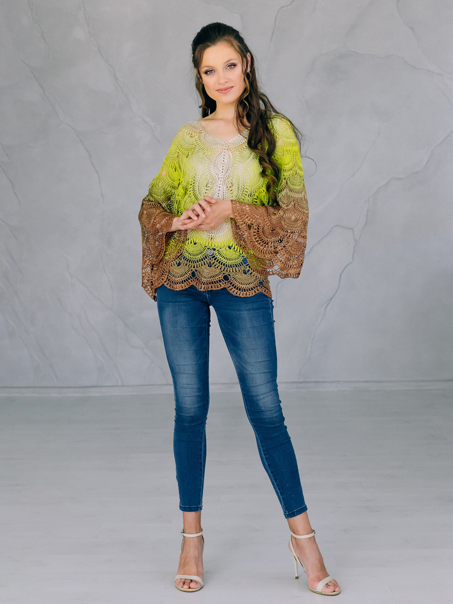 Blusa de croché “SONIA” feita à mão – Tamanho M/L